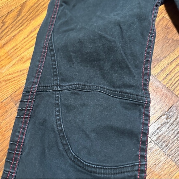 Y2K Revolt Low Rise Black Cropped Moto Jeans Red Stitching Juniors Size 3 Punk - Picture 11 of 16